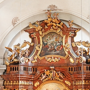 4 / © Wolfgang Hochreiter Hochaltar: Aufsatzbild: Engels-Chöre von Martino Altomonte