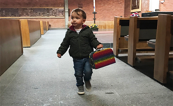 Unterwegs in der Kirche mit dem KinderKirchenKoffer